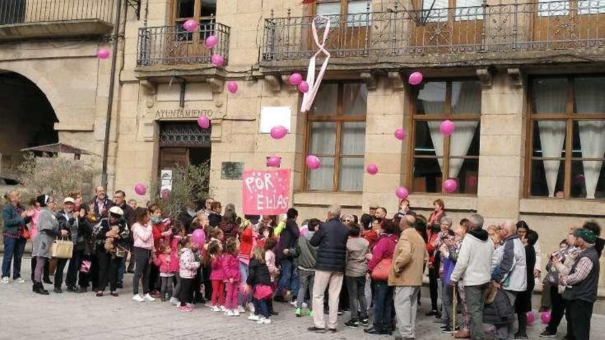 Los más pequeños de Fermoselle se suman a la lucha contra el cáncer de mama