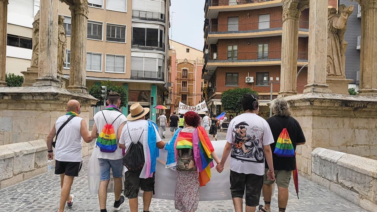 Miembros del colectivo La Vall Diversa en un acto.