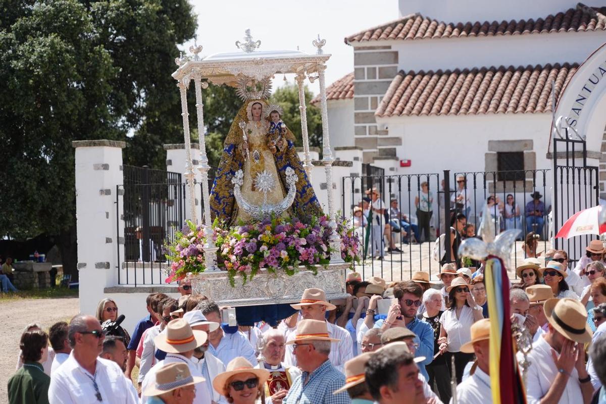 Villanueva de Córdoba recibe a la Virgen de Luna