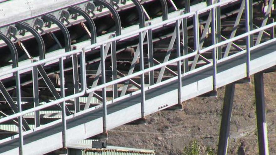 Trabajadores en una mina a cielo abierto de la Hullera Vasco Leonesa.