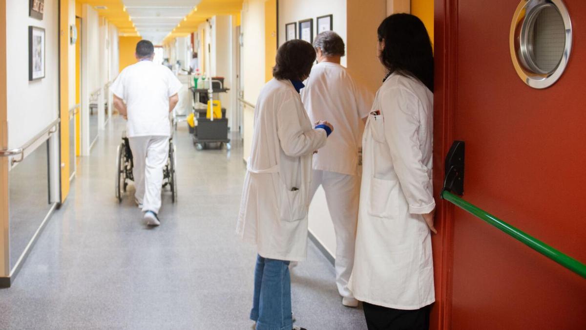 Personal sanitario en el Chuac.