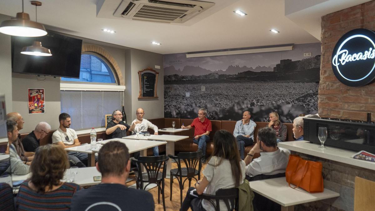 Imatge de la trobada celebrada al restaurant Bacasis
