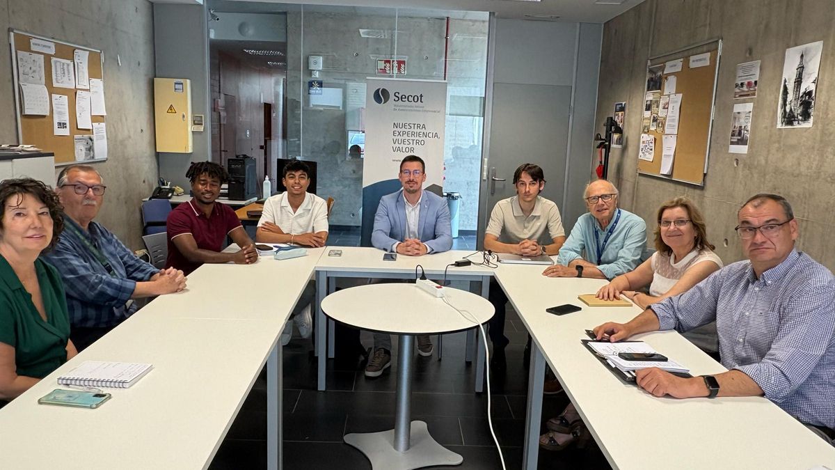 Imagen de la reunión, este lunes.