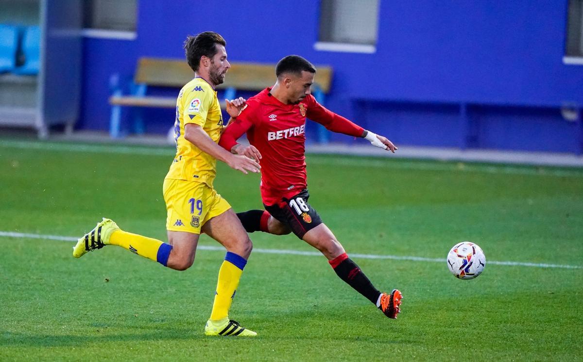 Antonio Sánchez , instantes antes de marcar el 0-1 en Alcorcón en el partido de la primera vuelta.