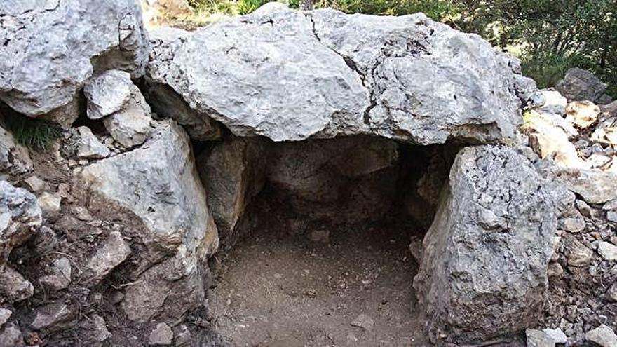 El dolmen de Cal Xinquet després del procés d&#039;excavació