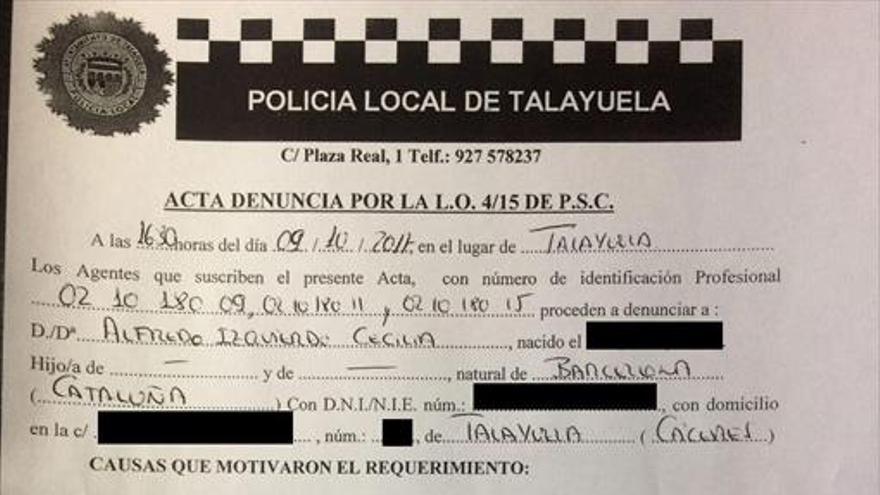 Multa a un vecino de Talayuela por insultar a la policía en Facebook