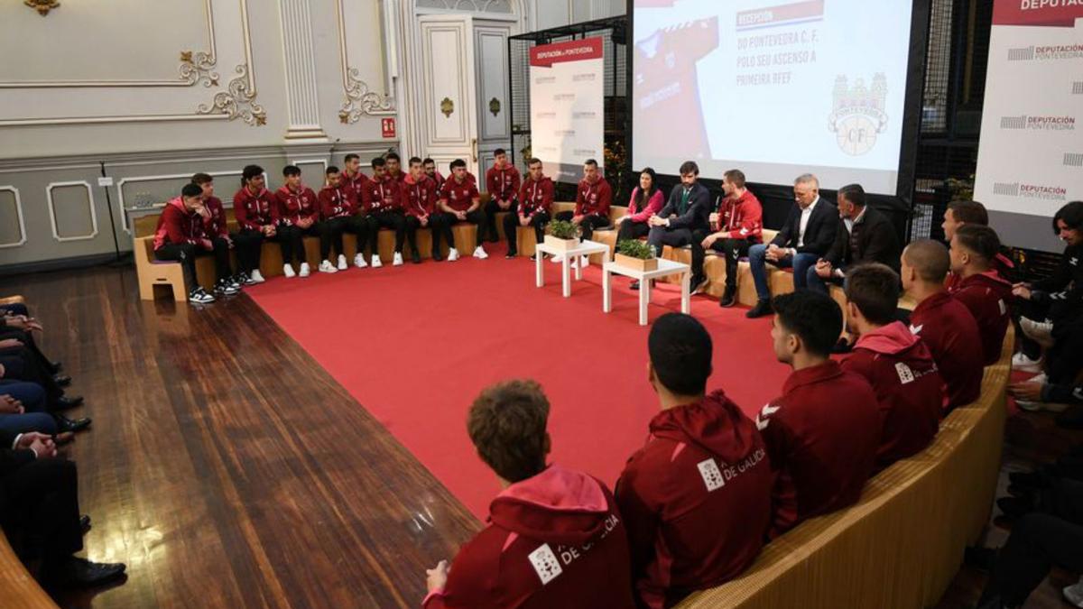 Acto de celebración del ascenso en el Pazo Provincial. |  // G. SANTOS