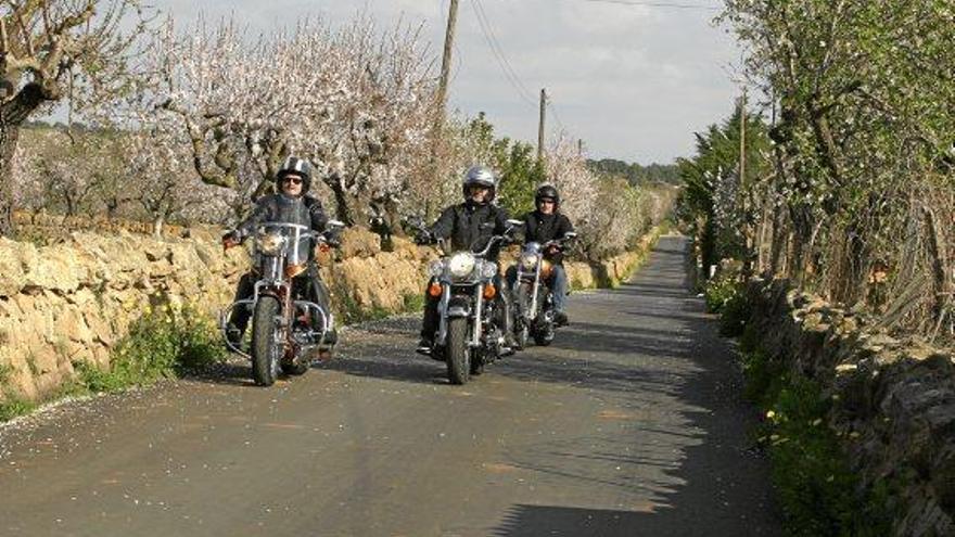 Motorradfahrer unterwegs auf Mallorca.