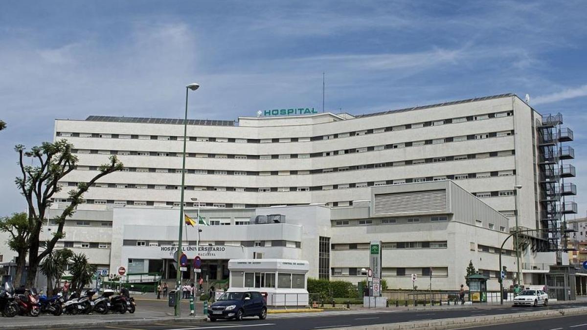 La víctima fue trasladada al hospital Virgen Macarena de Sevilla