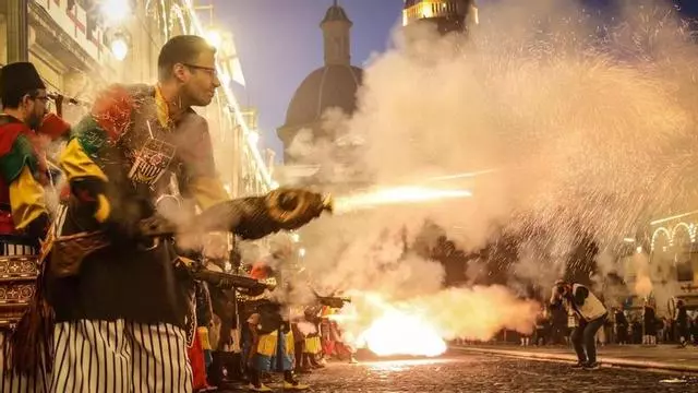 Arcabuces en Alcoy por el 750 aniversario del patronazgo de San Jorge