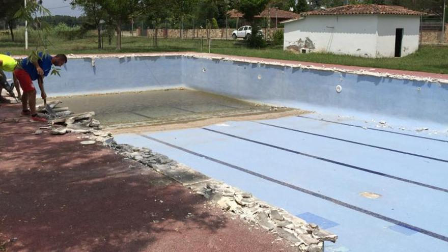 La piscina, en obres