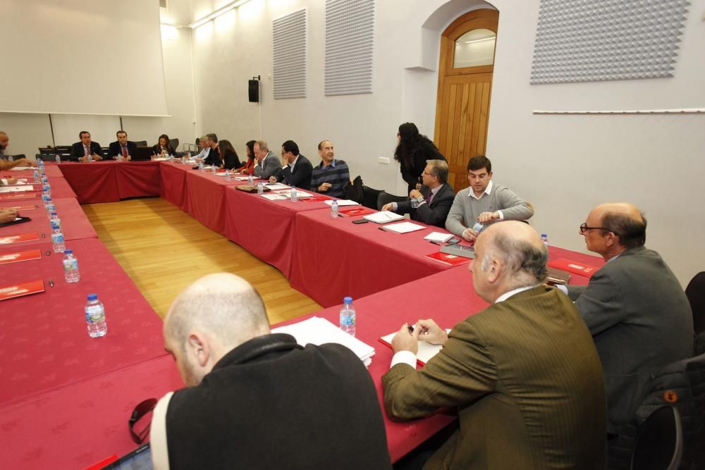 Firma del convenio de colaboración entre el Ayuntamiento de Gijón y la Universidad de Oviedo