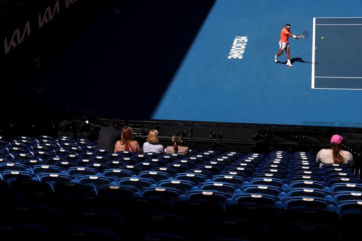 Nadal gana por tres sets a Djere