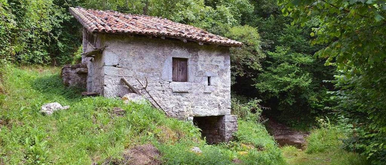 Molín La Molnera, muy cerca del pueblo de Serandi, en Proaza.