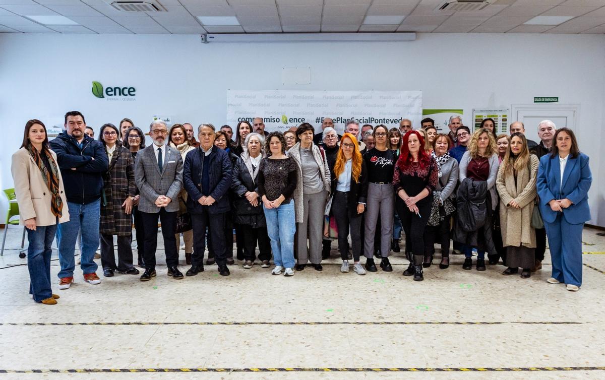 Foto de familia durante la edición 2025 del Plan Social de Ence.