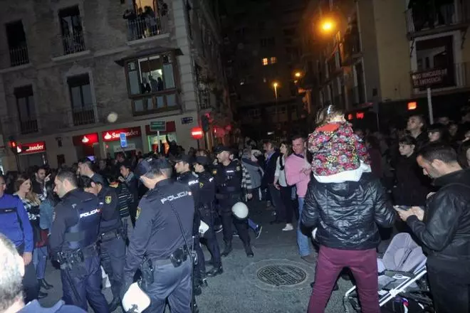 Trifulca por las sillas del Entierro de la Sardina