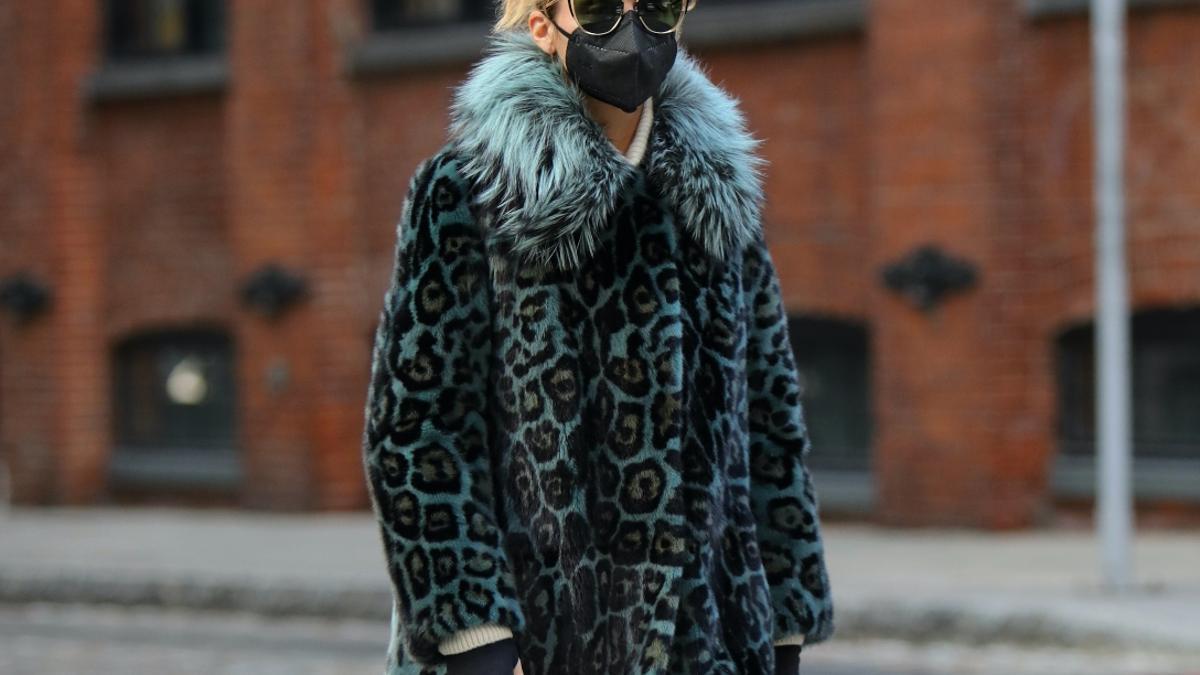 Olivia Palermo con abrigo animal print