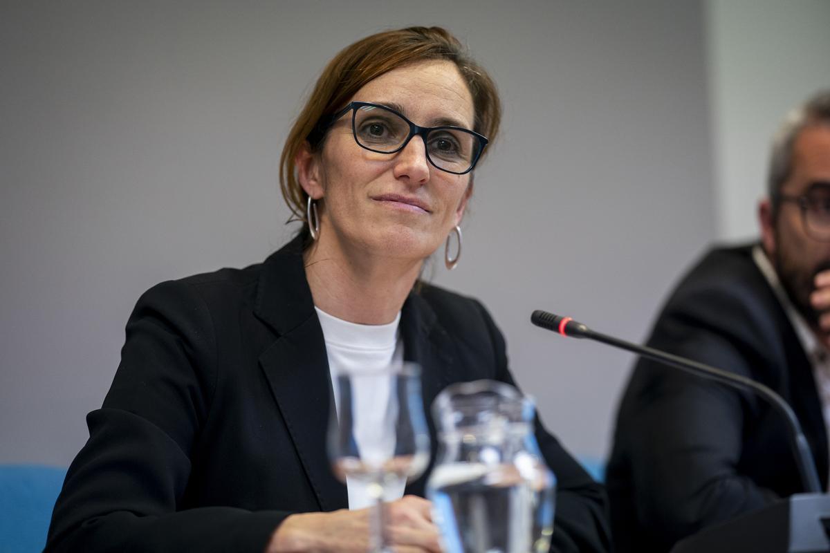 La ministra de Sanidad, Mónica García, ofrece una rueda de prensa tras la reunión con el Consejo Interterritorial del Sistema Nacional de Salud (CISNS), en la sede del Ministerio, a 21 de diciembre de 2023, en Madrid (España).