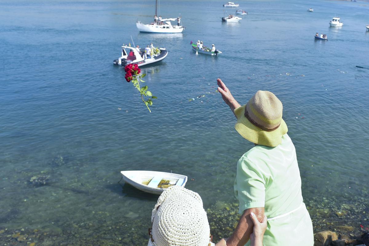 As Xubias muestra su fervor por la Virgen del Carmen en A Coruña