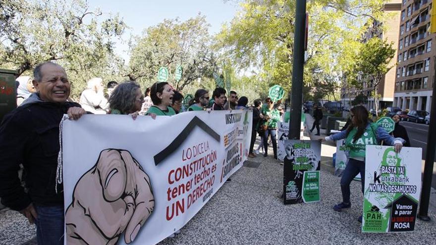 El colectivo antidesahucios lleva su protesta hasta las Cortes