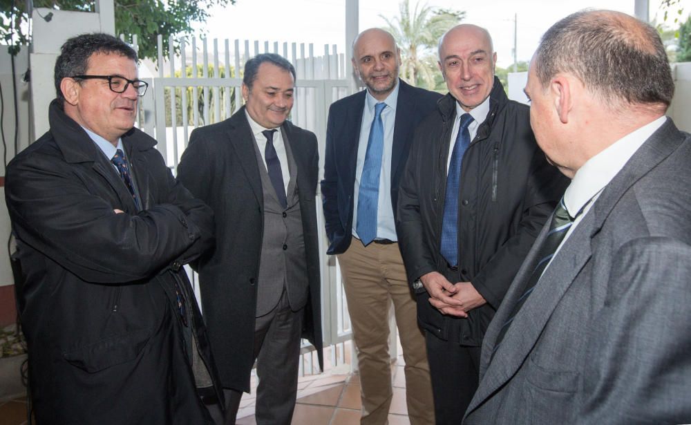 El director del Club INFORMACIÓN, Toni Cabot, el candidato del PSPV a la Alcaldía, Francesc Sanguino, el consejero delegado de Prensa Ibérica Juan A. López Ruiz de Zuazo y el director general de Contenidos de INFORMACIÓN, Juan R. Gil