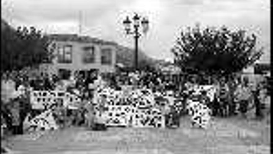 Imagen de 

una de las manifestaciones realizada el pasado mes de noviembre exigiendo el nuevo colegio