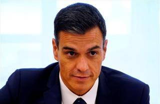 Sánchez defiende su tesis y acusa a PP y Cs de "enturbiar la democracia"