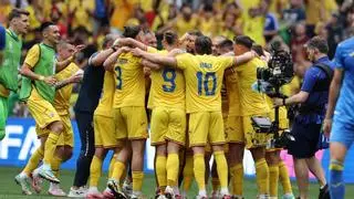 Rumanía se ensaña con una frágil Ucrania y presenta su candidatura a revelación de la Eurocopa