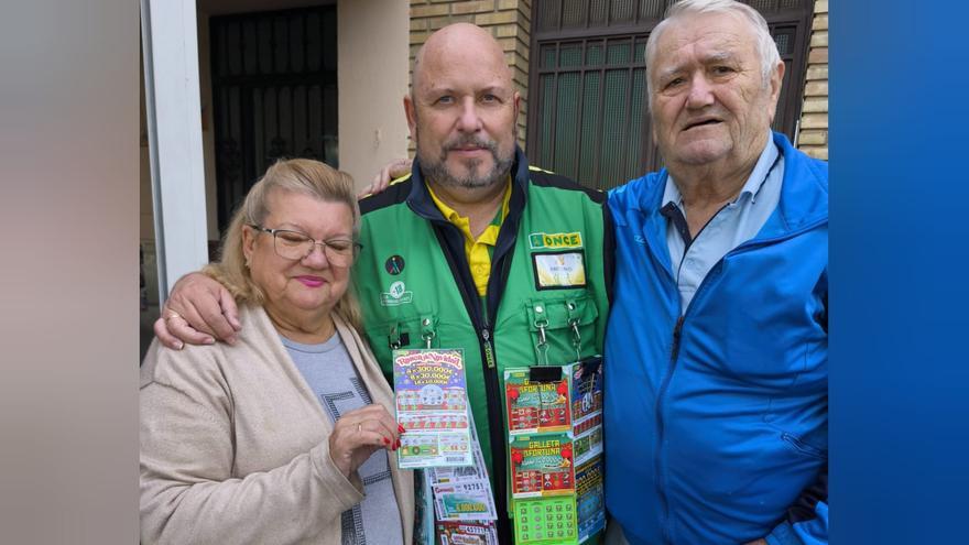 Ani Gómez, cordobesa ganadora el Rasca de la ONCE en Alcolea: "Me ha tocado hoy cuando menos había metido"