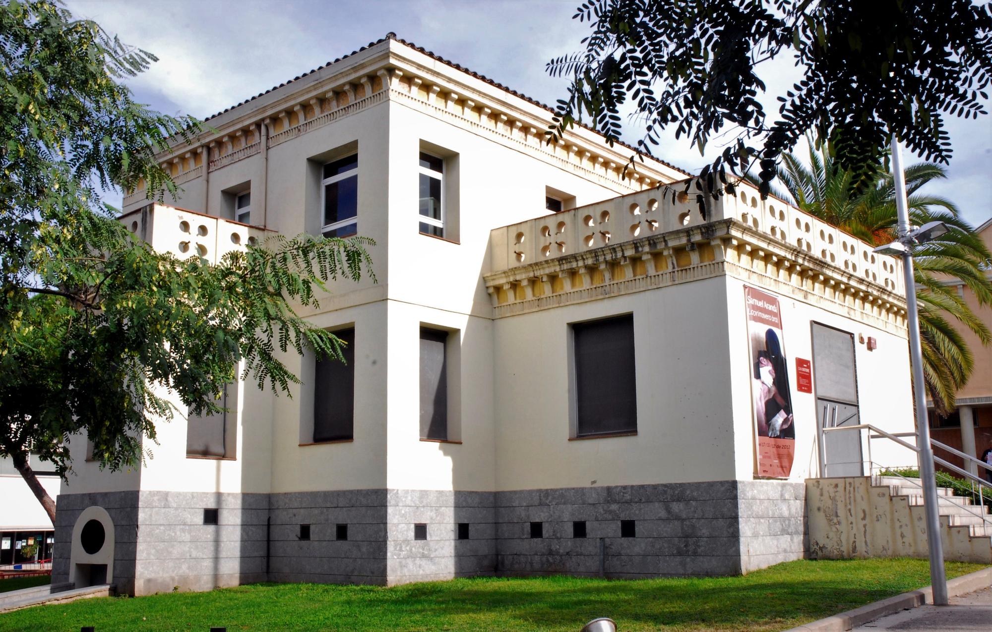 El Centro de Arte Contemporáneo Can Sisteré de Santa Coloma de Gramenet.