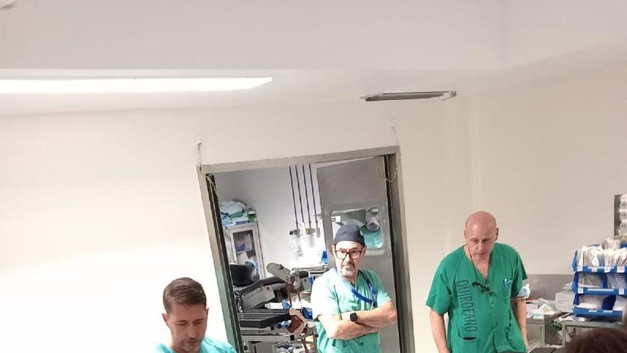 El Área Sanitaria Norte renueva el equipamiento de varios quirófanos del hospital de Antequera