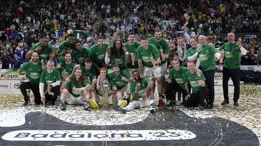 El Unicaja tuvo que vencer a Barça, Madrid y Tenerife para alzar su segunda Copa del Rey.