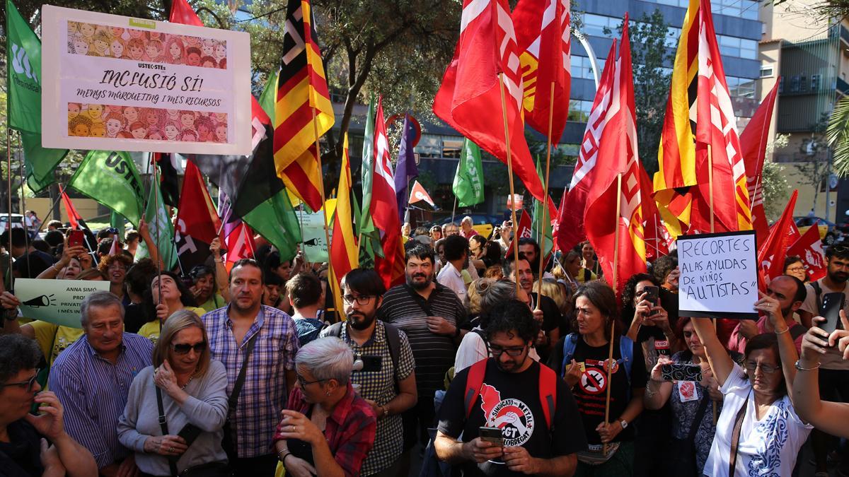 Manifestación para pedir más recursos para la escuela inclusiva