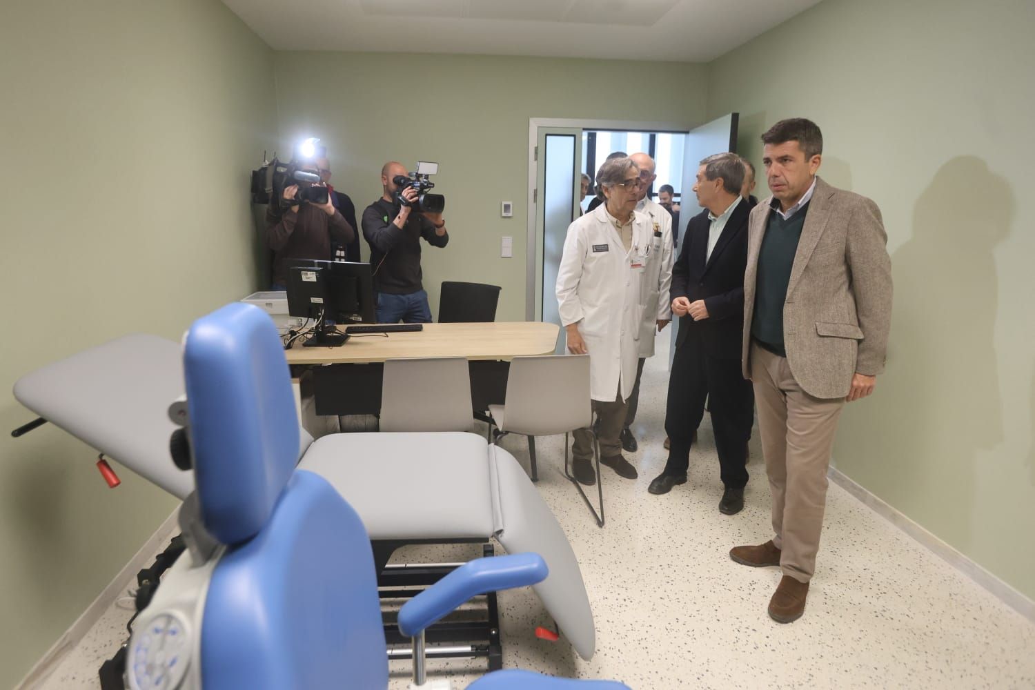 El nuevo centro de consultas externos del hospital Clínico comienza a funcionar.