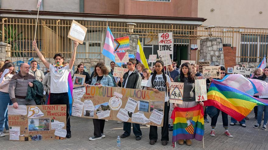 Vox y PP cambian la ley Lgtbi para dar entrada a las terapias de conversión
