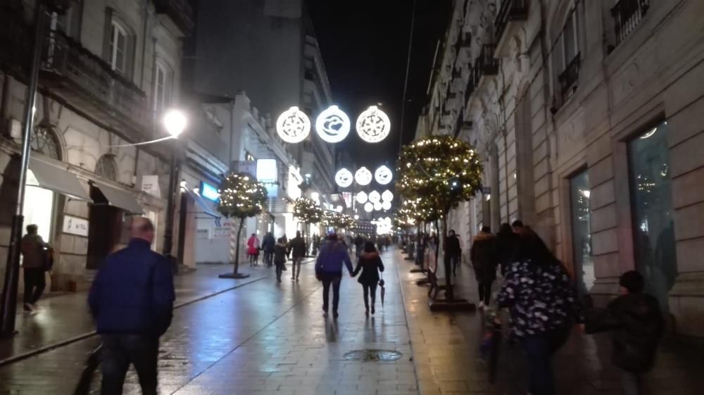 La Navidad arranca en Vigo con el encendido del alumbrado // R. G. / L. V. / C. P. / J. A.