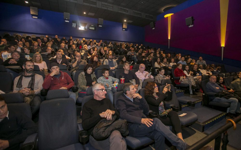 Proyección de la película Fishbone en los cines Panoramis de Alicante