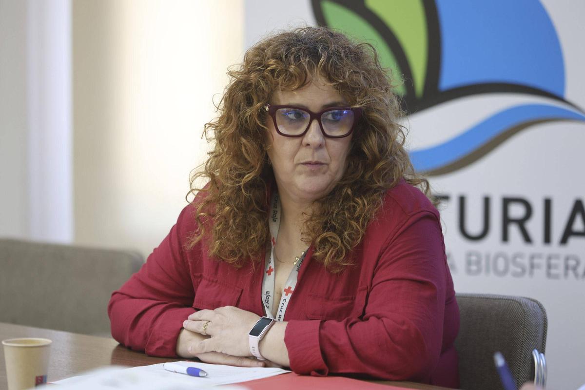 Amparo Gómez Diago, directora técnica comarcal de Cruz Roja en Alto Turia, durante su intervención.