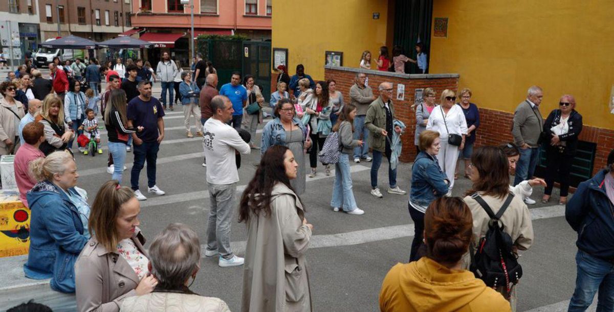 Apoyo masivo en el "día de tregua"