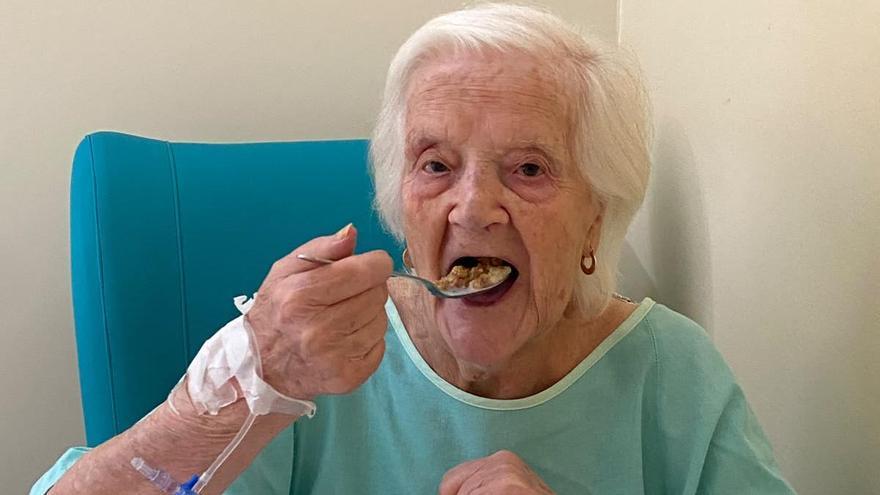 Galería | Migas para desayunar: así han celebrado el Día de Extremadura en el Hospital Universitario de Badajoz