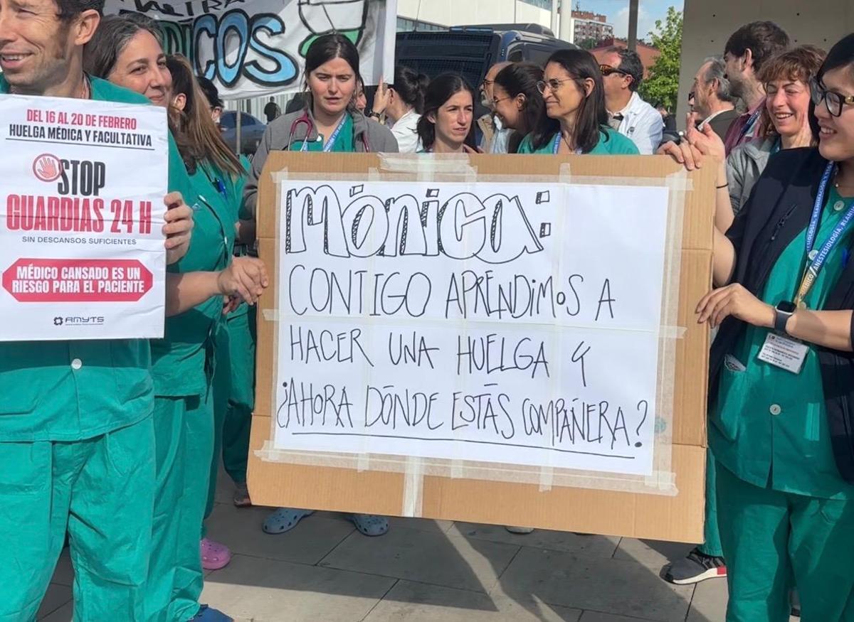 Pancarta de los médicos en una movilización en Madrid