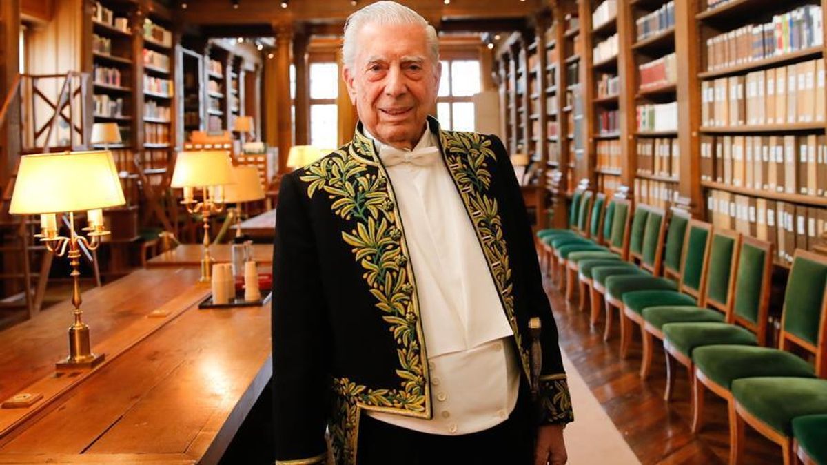 Vargas Llosa, el día de su ingreso en la Académie Française.