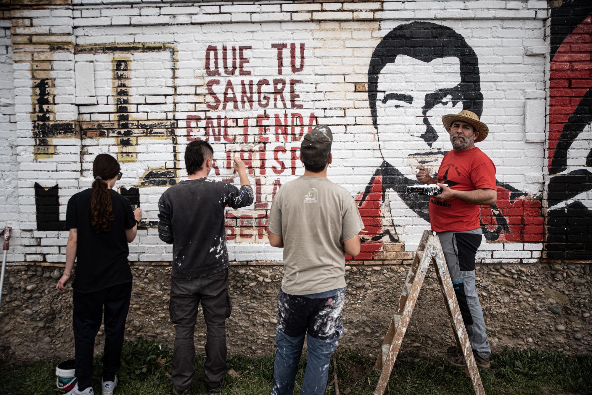 El mural d'Agustín Rueda de Sallent torna a agafar color de nou