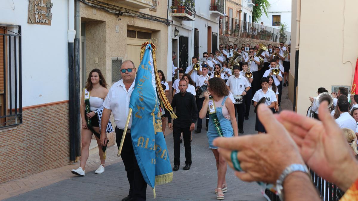 La banda de Altura desfila en el último Encuentro, en Almedíjar en 2019.