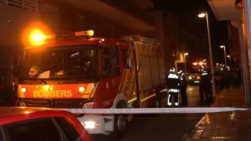 Evacuan dos edificios por un incendio en Orpesa