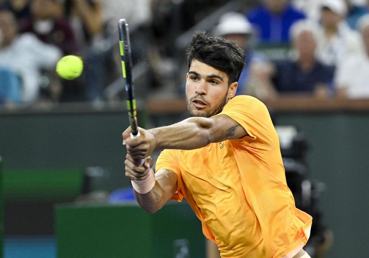 13 March 2026, US, Indian Wells: Spanish tennis player Carlos Alcaraz in action against UK's Cameron Norrie during their men's singles quarterfinal match of Indian Wells Open Tennis tournament. Photo: Charles Baus/CSM via ZUMA Press Wire/dpa Charles Baus/CSM via ZUMA Press / DPA 13/03/2026 ONLY FOR USE IN SPAIN