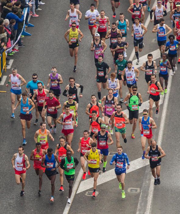 Las mejores imágenes de la 30 edición de la Media Maratón de Santa Pola