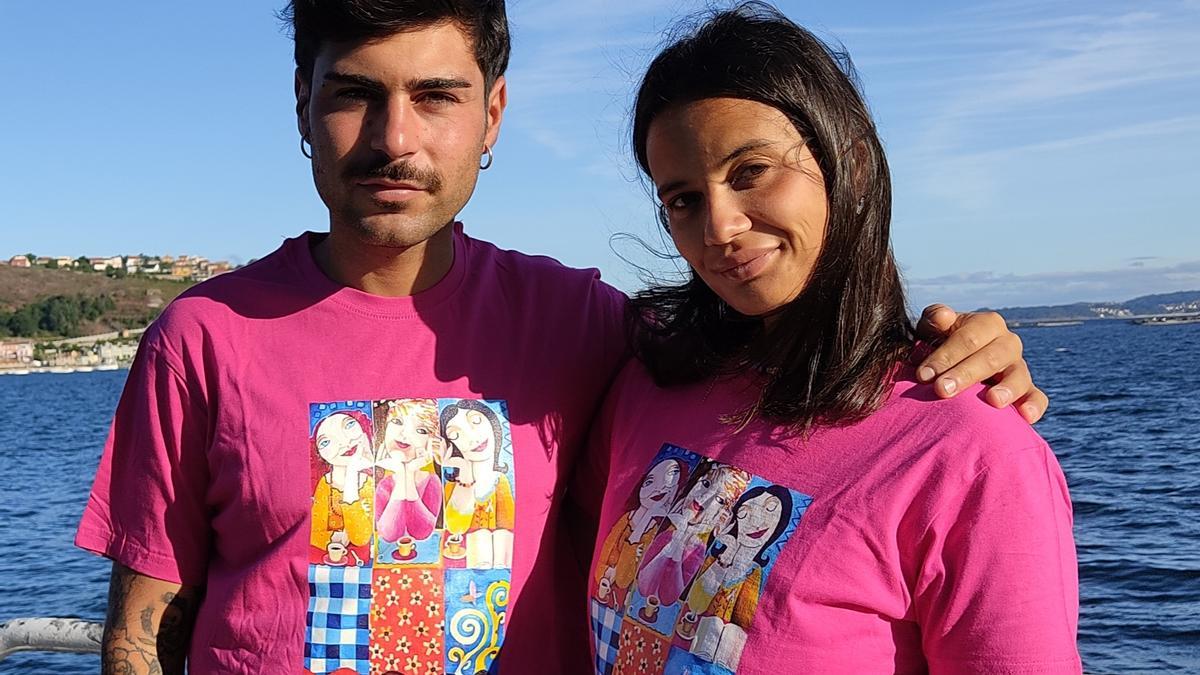 Hugo Pérez y Lara Tronti con las nuevas camisetas de Adicam.