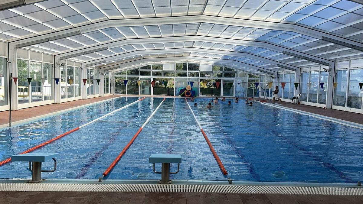 Ador tiene piscina convertible que adapta al verano para el uso y disfrute de sus ciudadanos