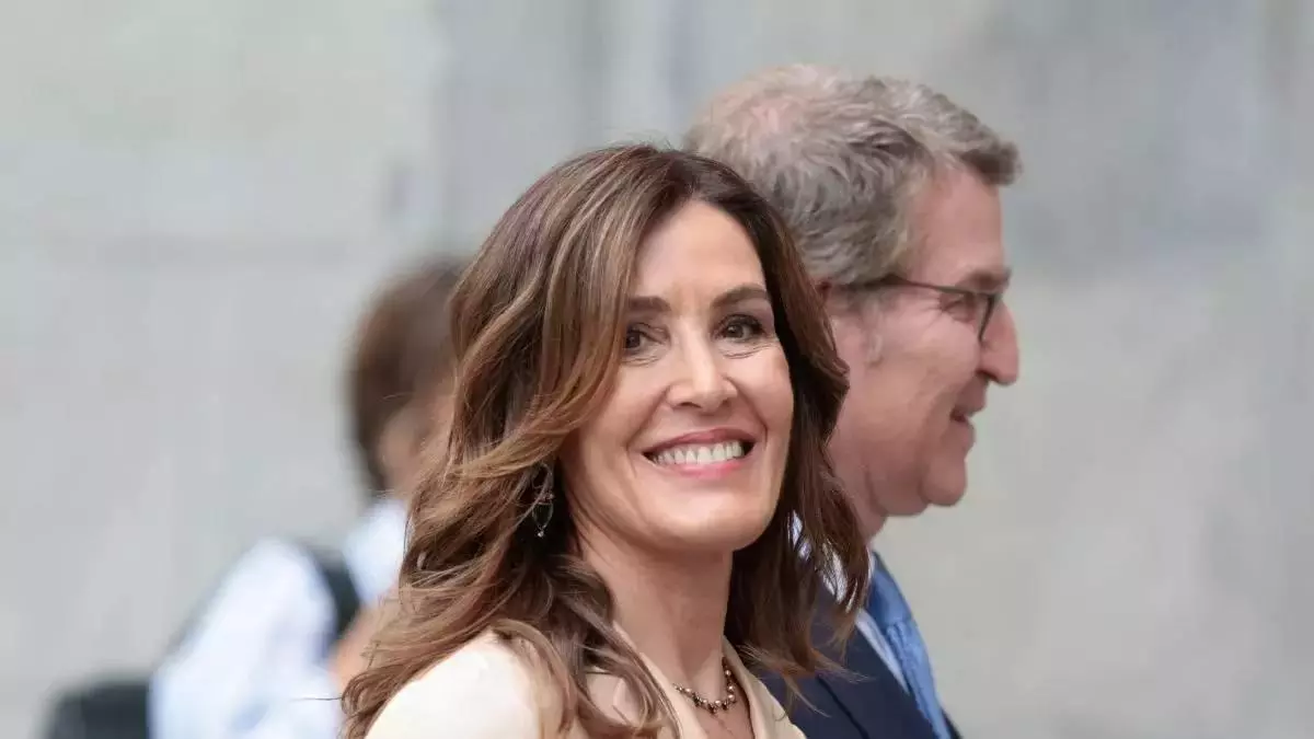 La historia de amor de Alberto Núñez Feijóo (65 años) y Eva Cárdenas (60 años): "Antes de conocernos, ella no me votaba"